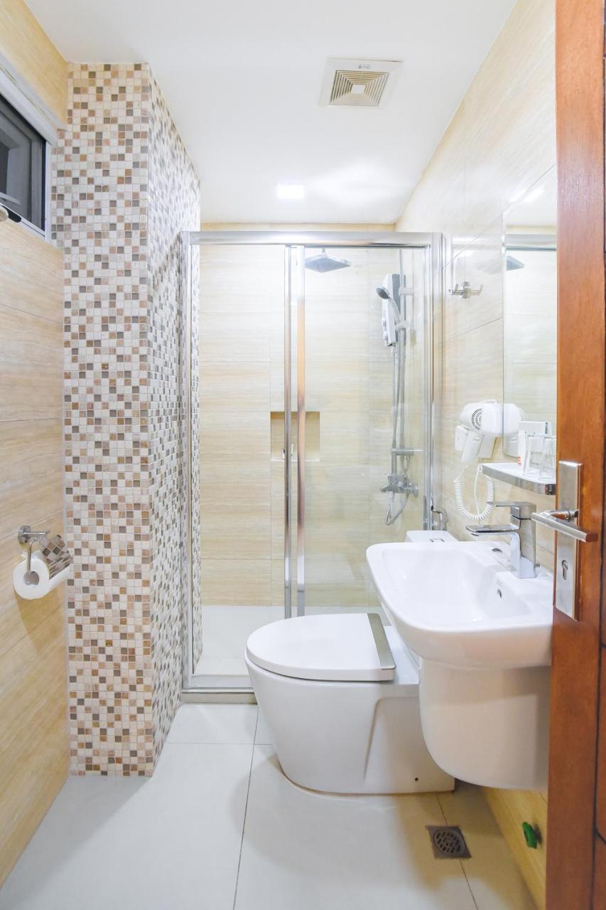 Hotel Merlo Makati City Dış mekan fotoğraf