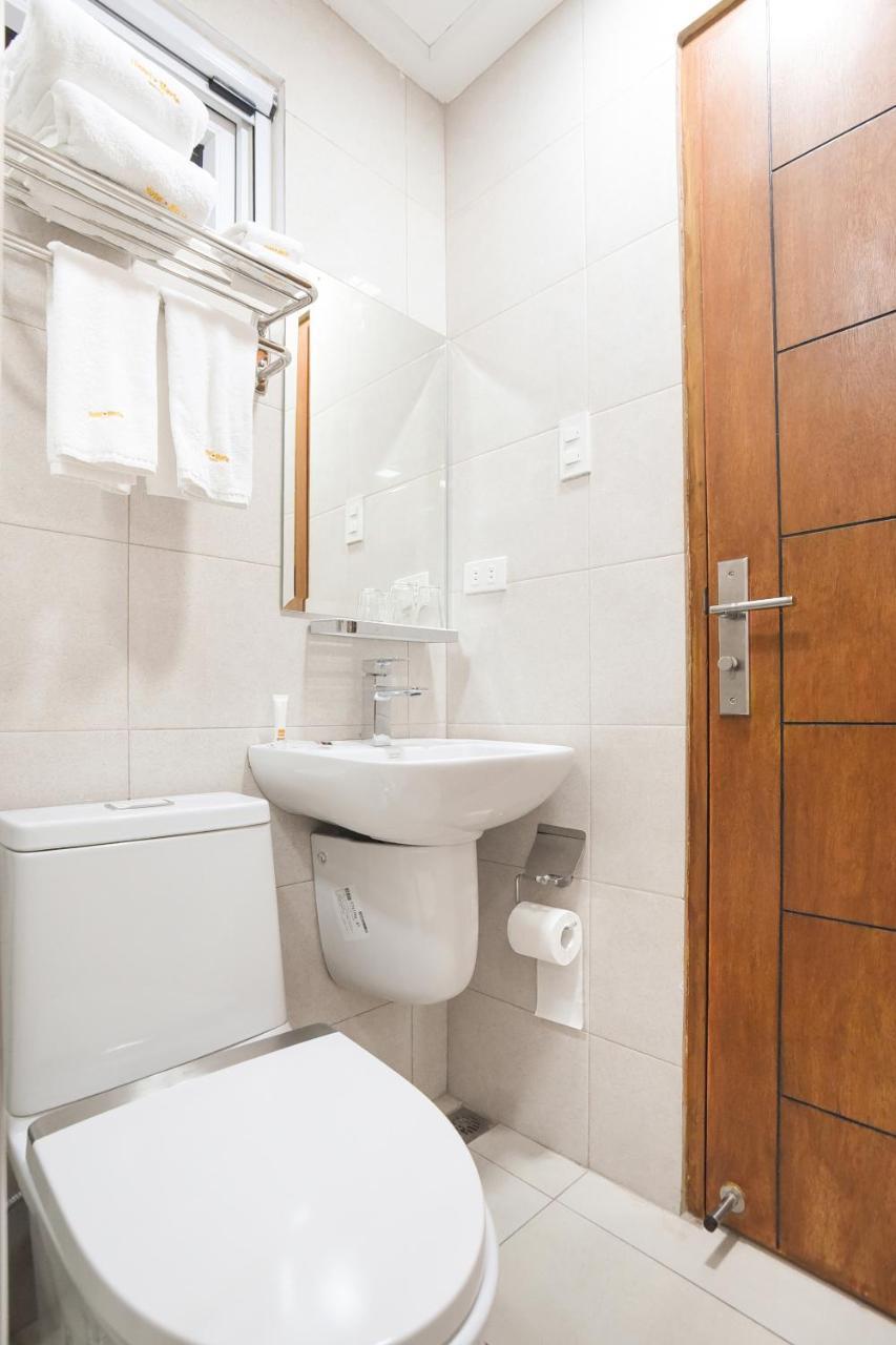 Hotel Merlo Makati City Dış mekan fotoğraf