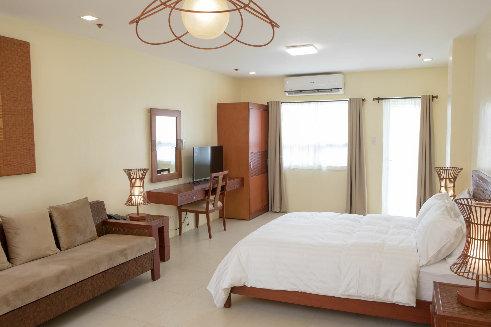 Hotel Merlo Makati City Dış mekan fotoğraf