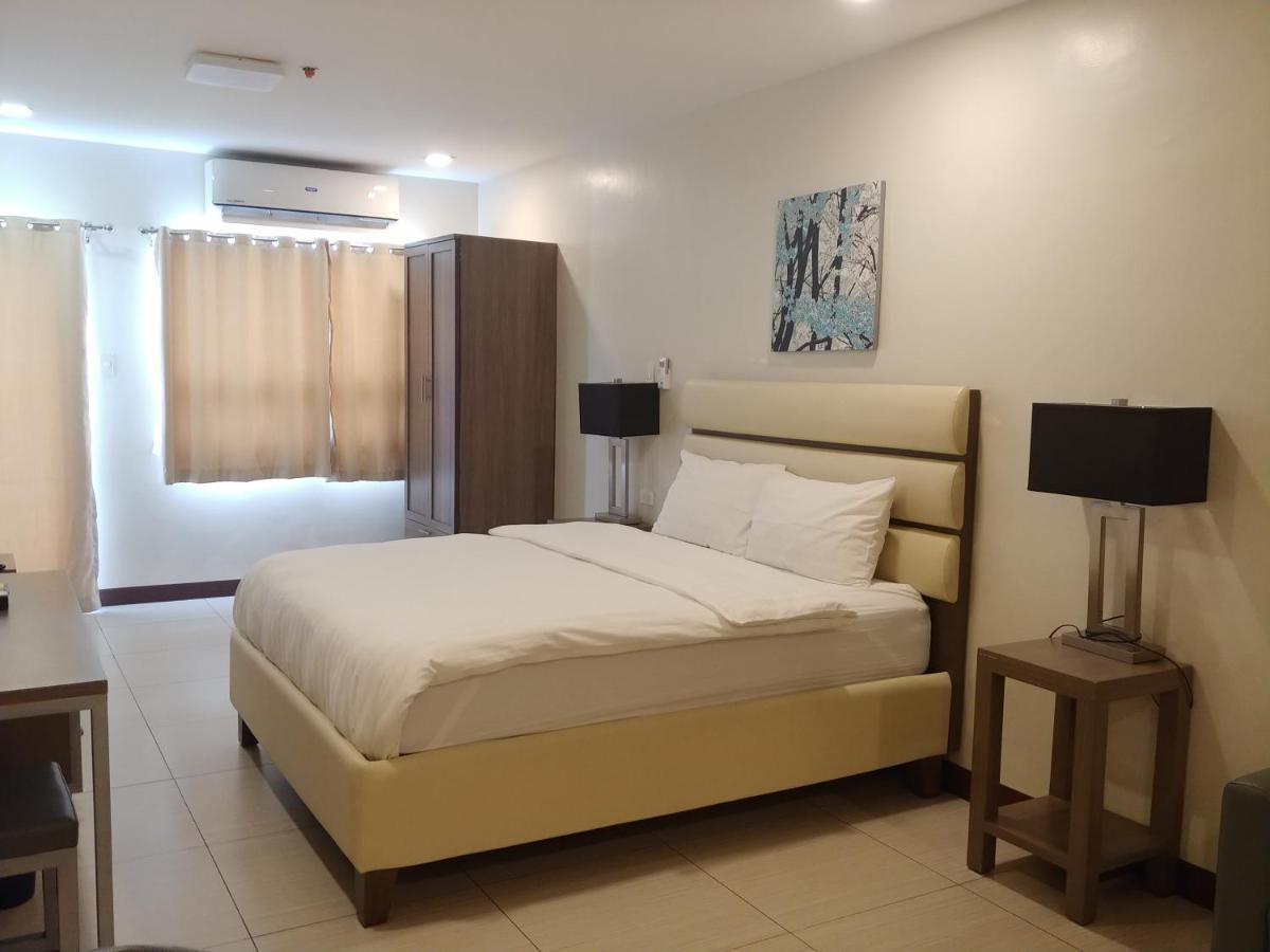 Hotel Merlo Makati City Dış mekan fotoğraf