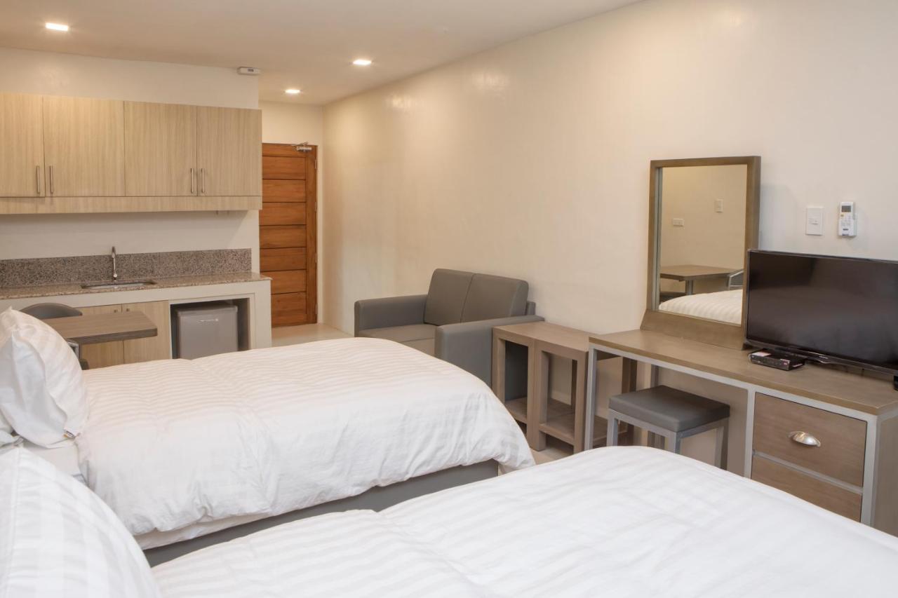 Hotel Merlo Makati City Dış mekan fotoğraf